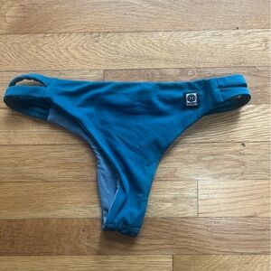 JOLYN Marlin Bottom - Peacock